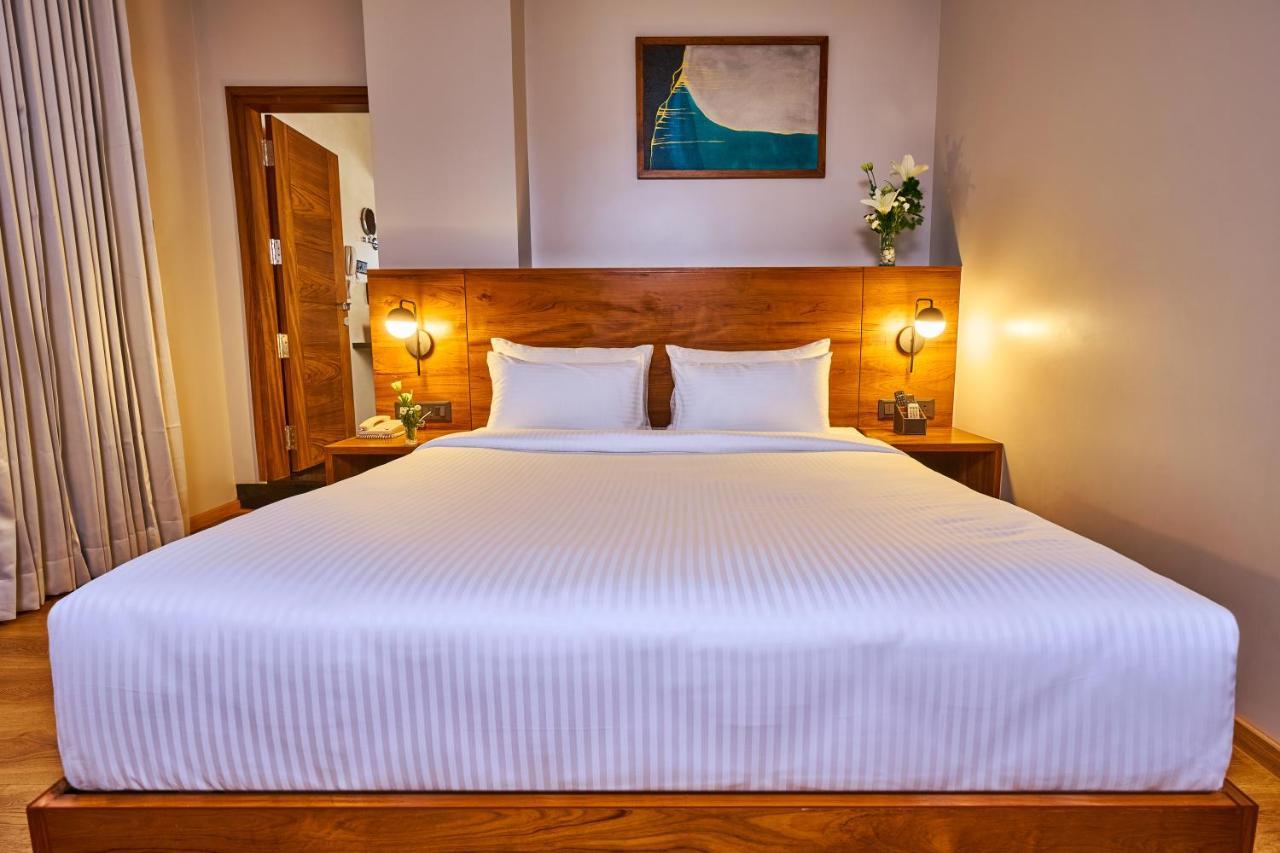 Visthara Hotel Bangalore Buitenkant foto