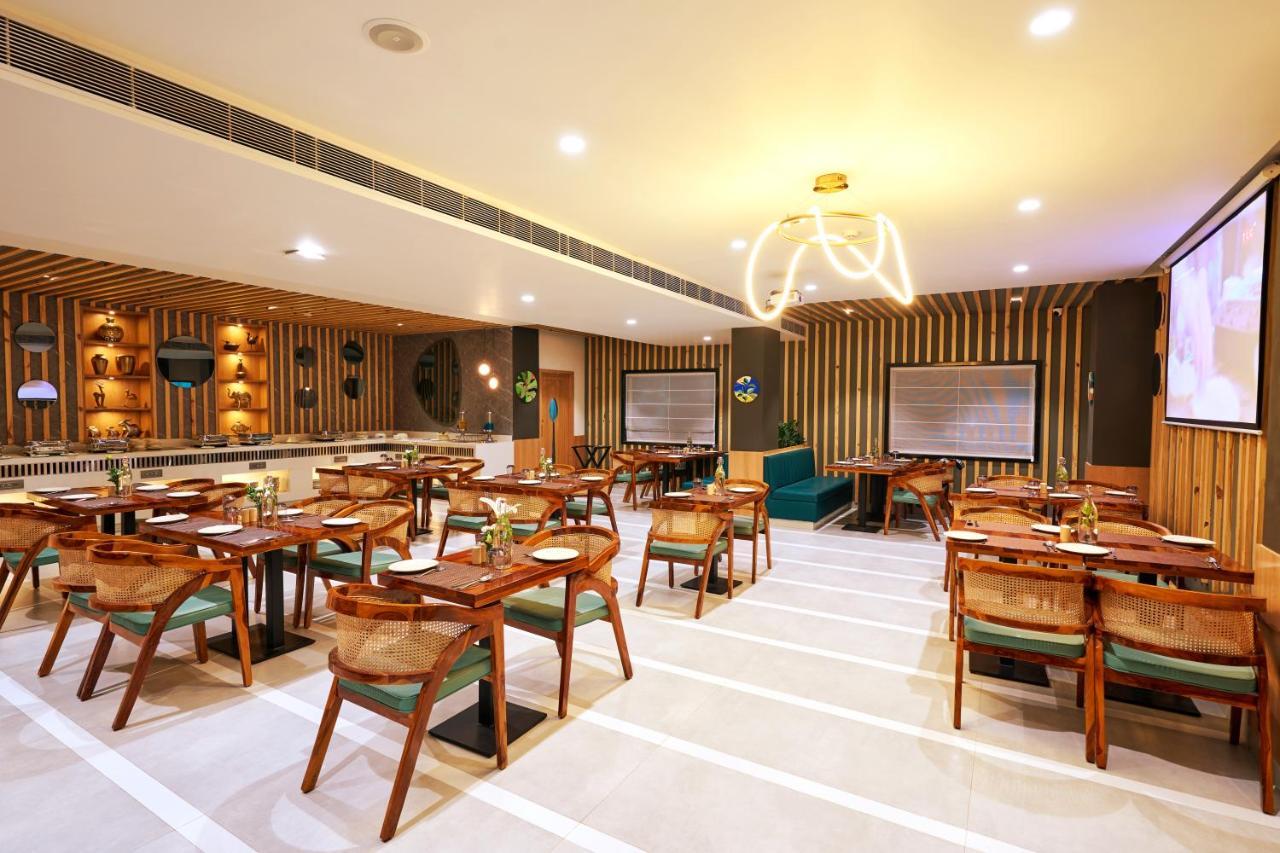 Visthara Hotel Bangalore Buitenkant foto